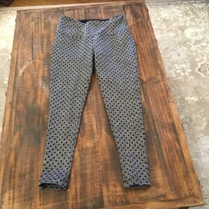 Chicos sz 1 ankle pants with tummy control